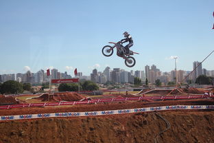 九游娱乐(jiuyou)官网-“武汉马拉松赛:从起点到终点,挑战极限!”